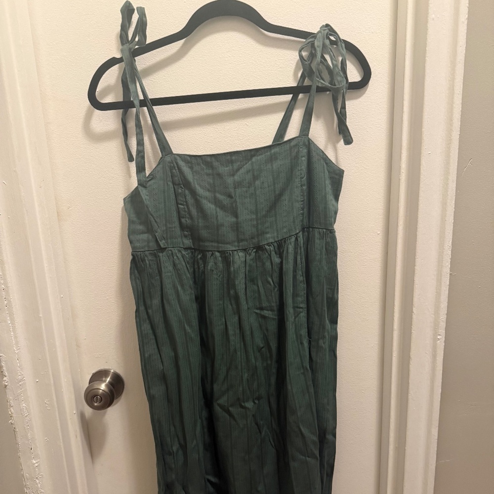 Green Old Navy dress
